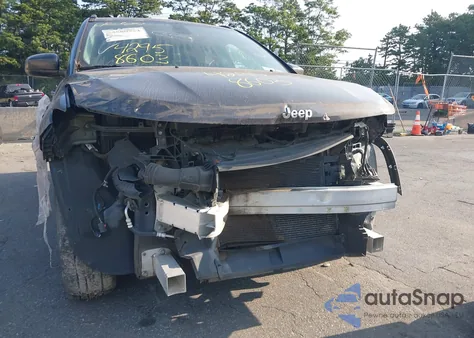 2018 Jeep Compass Latitude 4X4 from USA, damaged, VIN 3C4NJDBBXJT115783